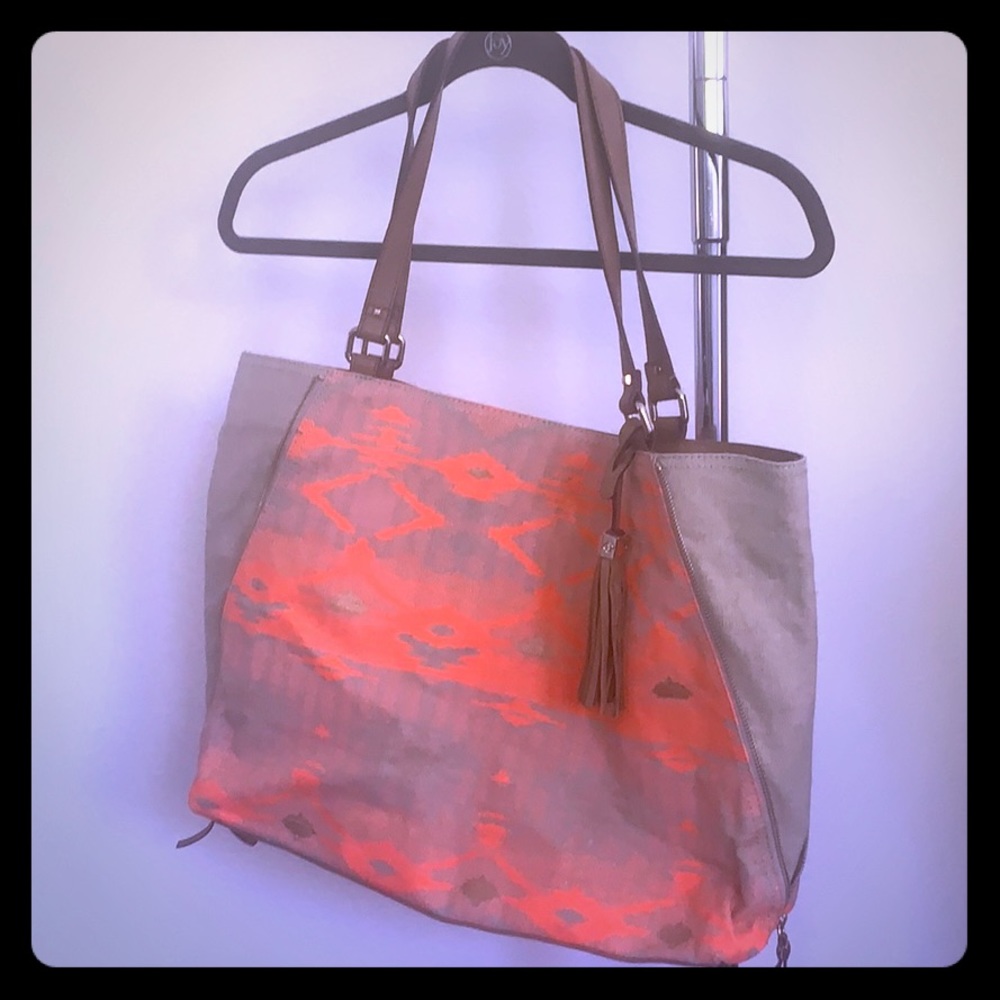 Stella & Dot convertible tote hobo. Summer bag!